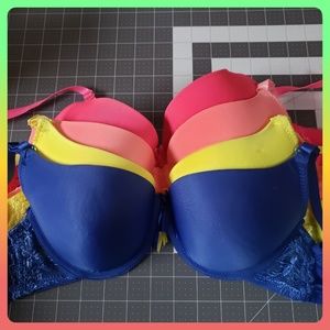 NWOT Set of 4 cute bras